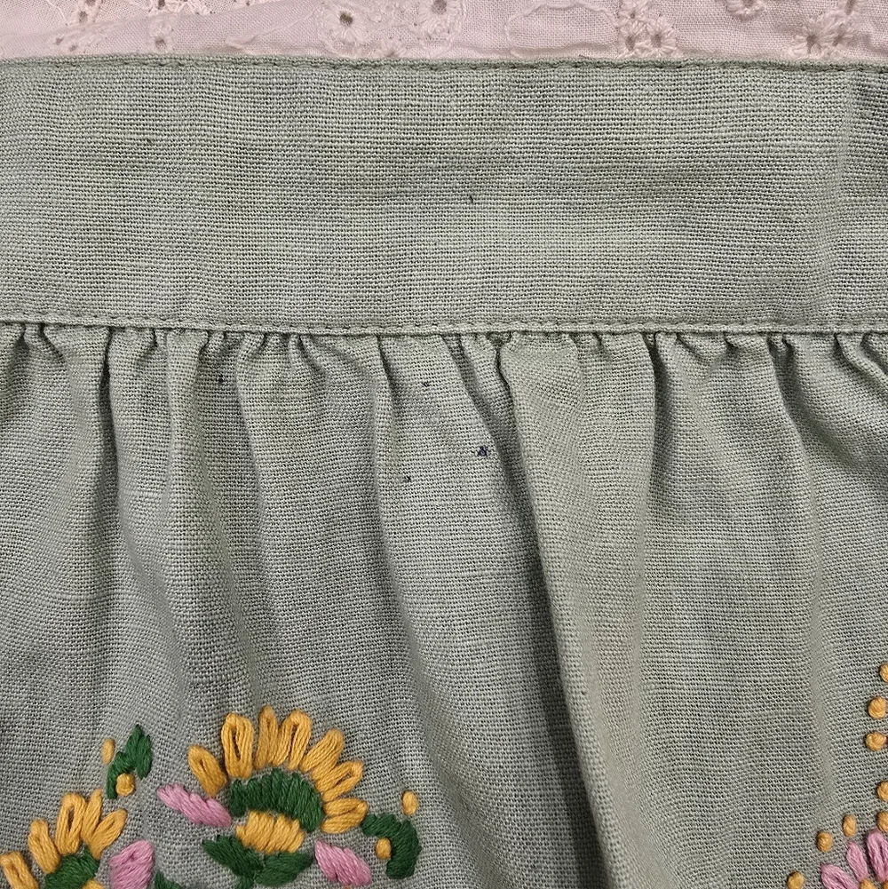 Sur La Table Floral Embroidered Apron